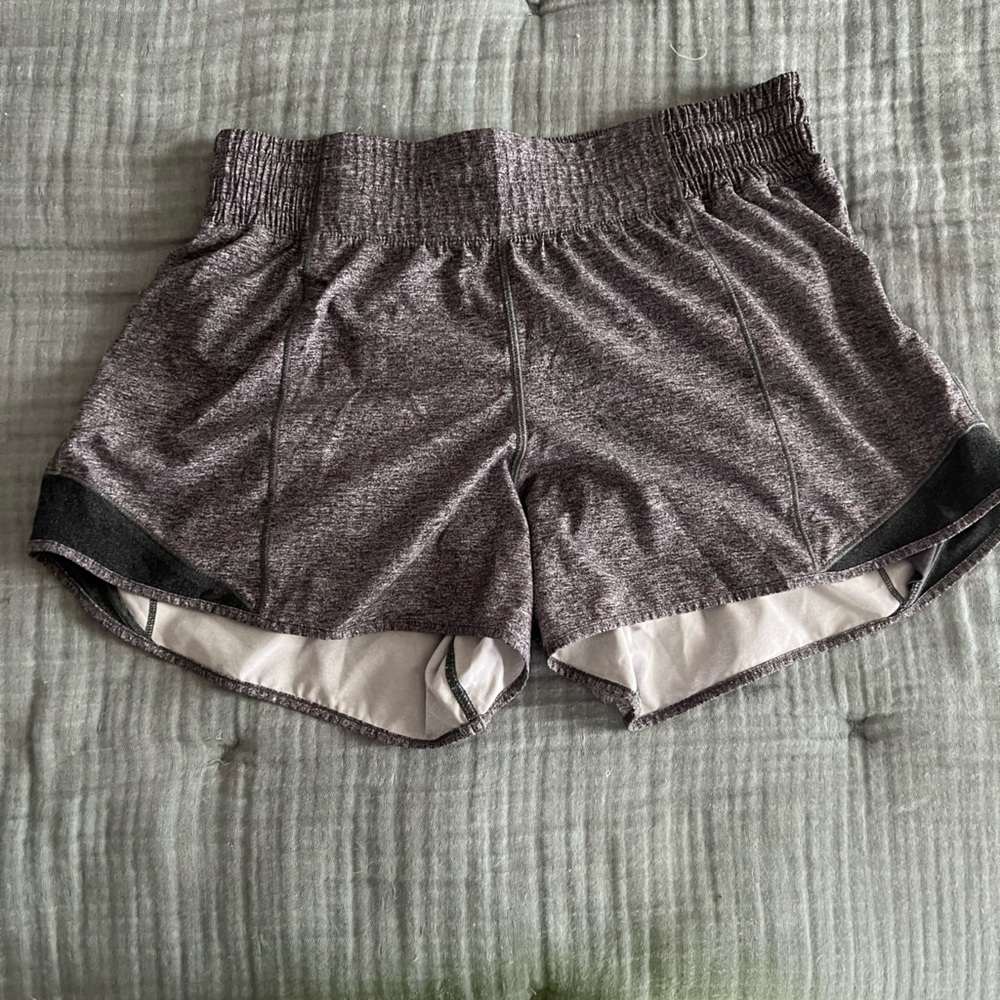 EUC Hotty Hot shirt 4 inch in grey